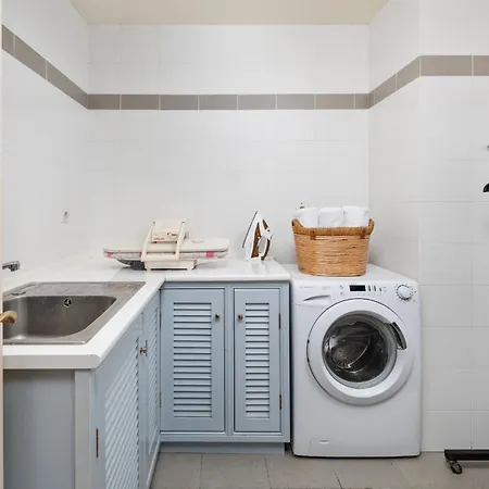 فيلة Red Queen *