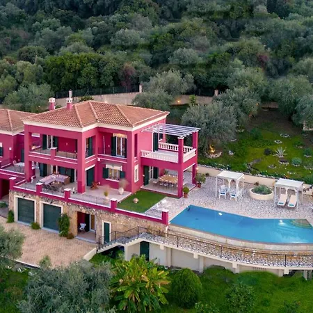 Villa Red Queen