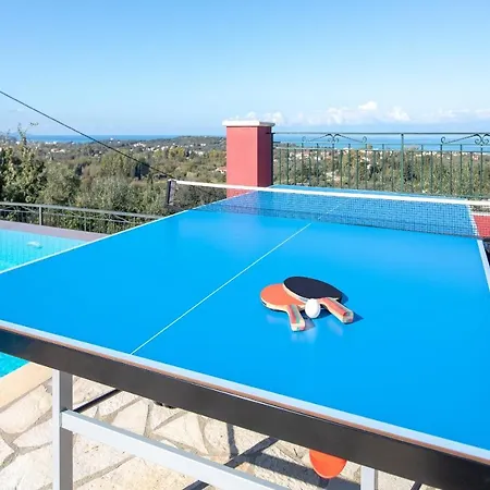 Villa Red Queen