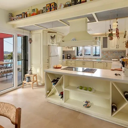 Willa Red Queen Sfakerá