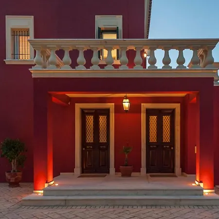 Villa Red Queen *