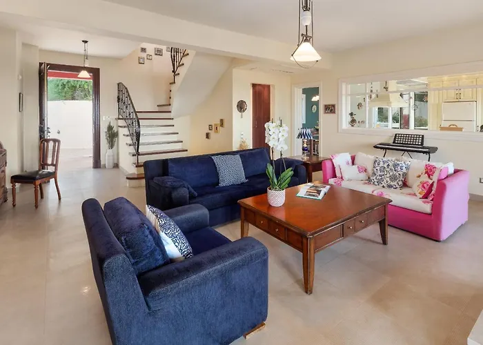 Red Queen Villa *