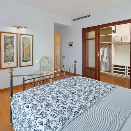 Red Queen 빌라 Sfakerá