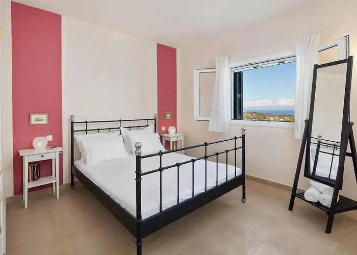 Villa Red Queen *